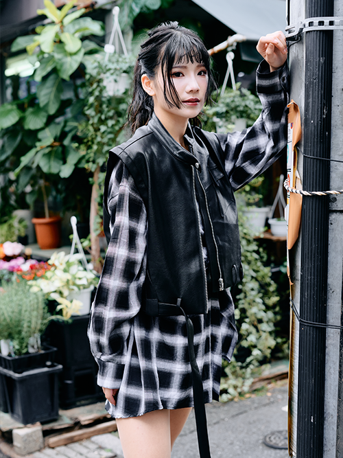 フェイクレザーベスト