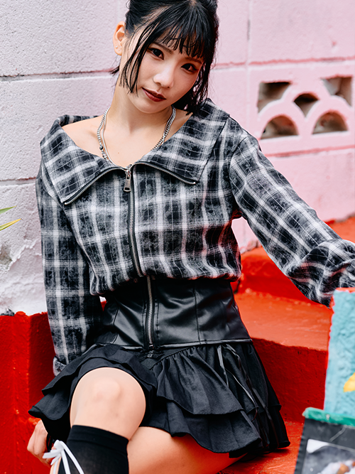 ZIP UPチェックTOPS