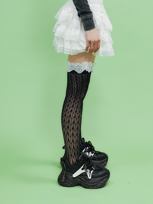 BLACK MILKスニーカー